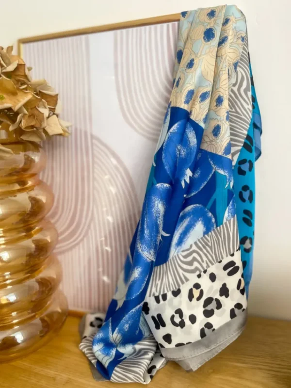 Echarpes, Bandeaux, Mitaines Et Casquettes*Justine Boutique Carré de soie motif léo bleu