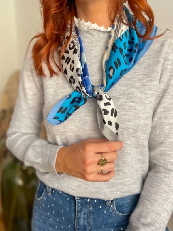 Echarpes, Bandeaux, Mitaines Et Casquettes*Justine Boutique Carré de soie motif léo bleu