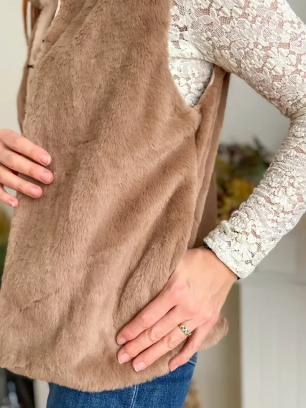 Pulls, Gilets | Vestes, Manteaux*Justine Boutique Fausse fourrure sans manche taupe
