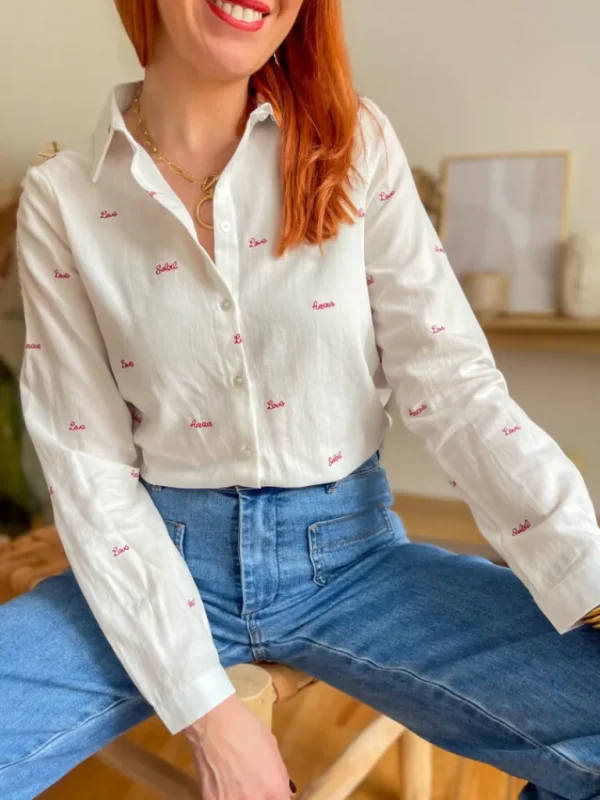 Tops, Blouses*Justine Boutique Love chemise blanche brodée