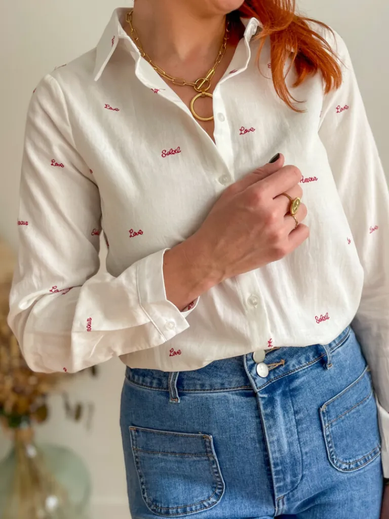 love_chemise_blanche_brod_2.webp Tops, Blouses*Justine Boutique Love chemise blanche brodée