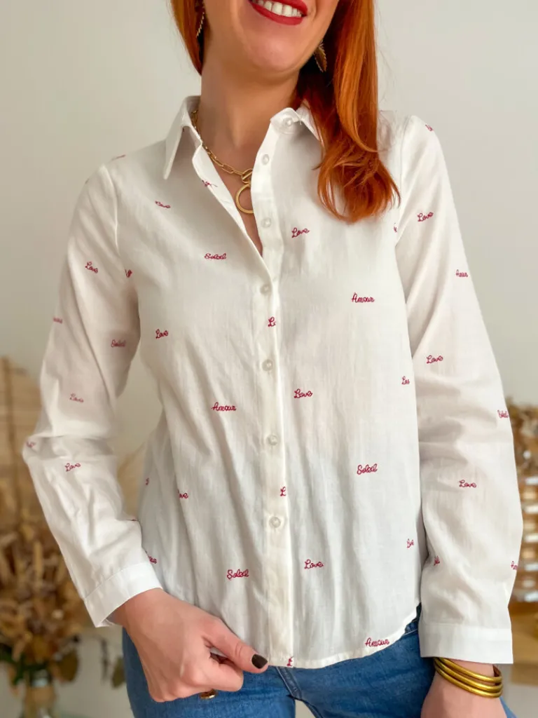love_chemise_blanche_brod_4.webp Tops, Blouses*Justine Boutique Love chemise blanche brodée